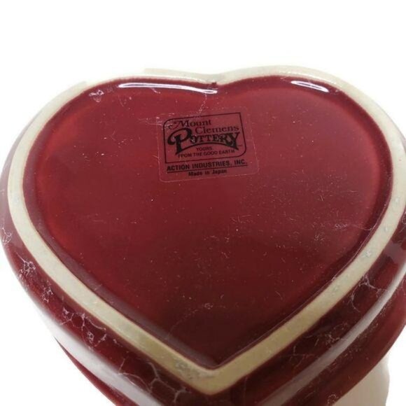 Mount Clemens Pottery Heart-Shaped Ceramic Keepsake Box With Cameo Design - Picture 4 of 7